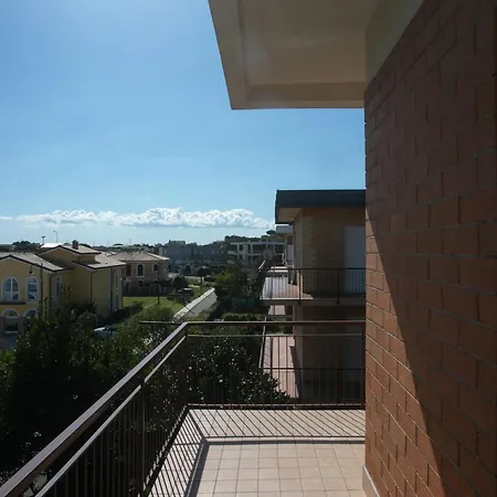 Marcelli, Trilocale Con Terrazzo A Due Passi Dal Mare - M046 *